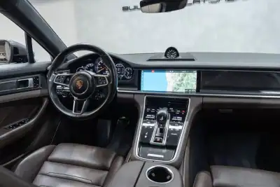 Porsche Panamera Sport Turismo 2018 - 69950 EUR, 133000 km - AUTO.MOTO.pt - 133000km - foto 20 de 60