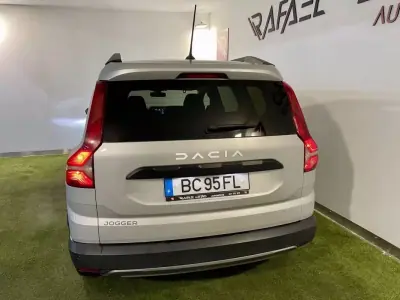 Dacia Jogger 2023 - 16450 EUR, 81000 km - AUTO.MOTO.pt - 81000km - foto 9 de 31