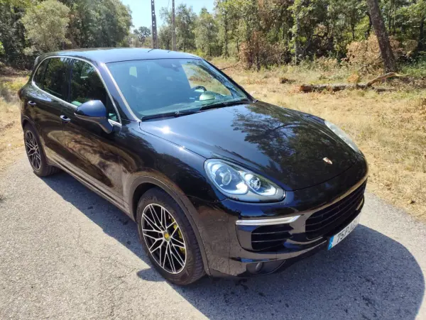 Porsche Cayenne 2015 - 35900 EUR, 206900 km - AUTO.MOTO.pt - 206900km - foto 5 de 27