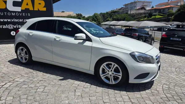 Mercedes-Benz A 200 2013 - 15990 EUR, 141000 km - AUTO.MOTO.pt - 141000km - foto 10 de 33