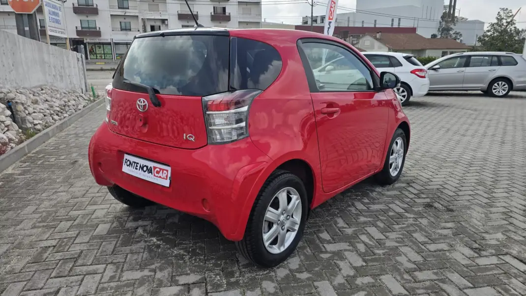 Toyota iQ 2009 - 7750 EUR, 122544 km - AUTO.MOTO.pt - 122544km - foto 11 de 20