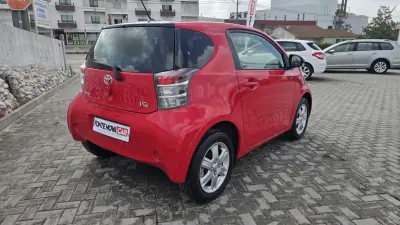 Toyota iQ 2009 - 7750 EUR, 122544 km - AUTO.MOTO.pt - 122544km - foto 11 de 20