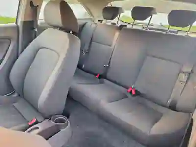 SEAT Ibiza 2011 - 5000 EUR, 102000 km - AUTO.MOTO.pt - 102000km - foto 6 de 6