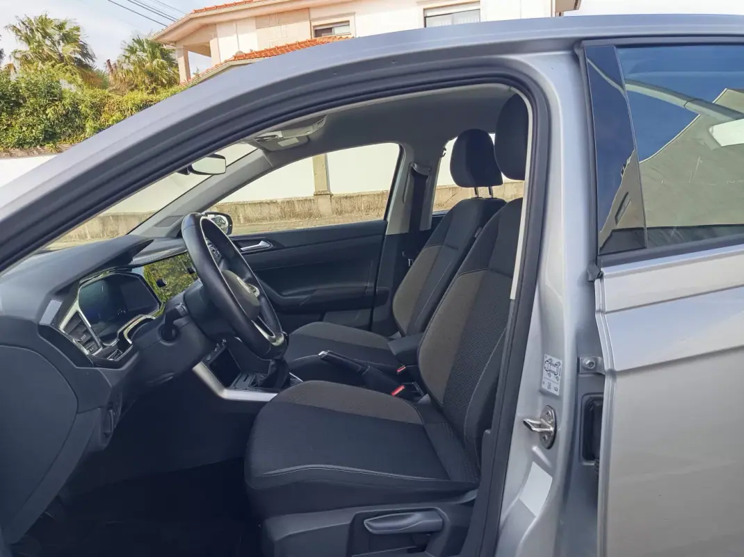 Volkswagen Polo 2022 - 14490 EUR, 114100 km - AUTO.MOTO.pt - 114100km - foto 10 de 19