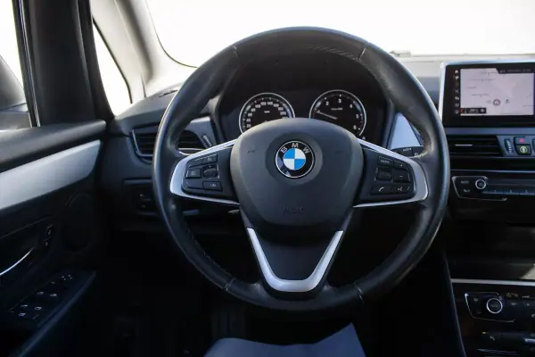 BMW 216 Gran Tourer 2019 - 18500 EUR, 150892 km - AUTO.MOTO.pt - 150892km - foto 23 de 40