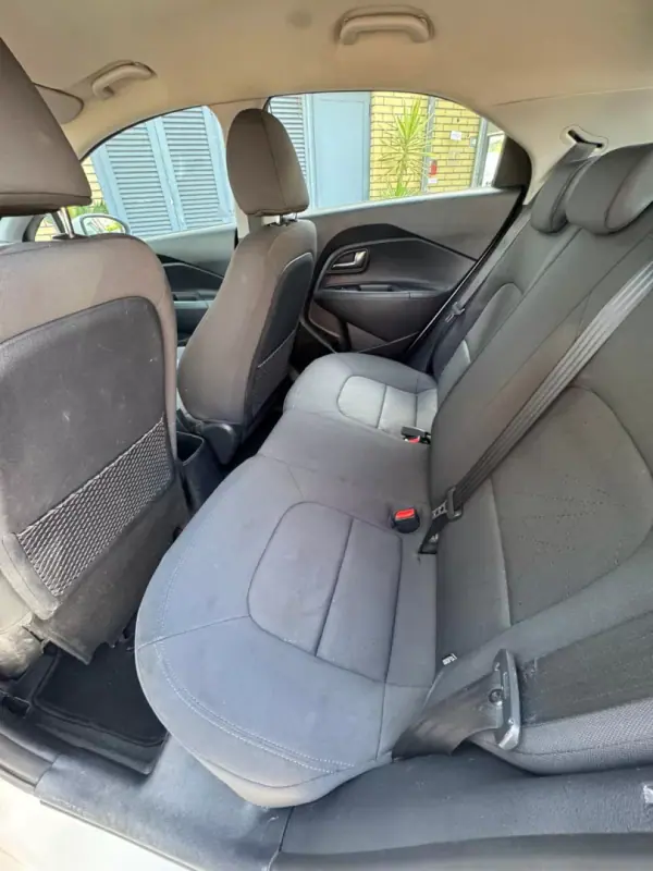 Kia Rio 2011 - 7400 EUR, 155000 km - AUTO.MOTO.pt - 155000km - foto 10 de 11