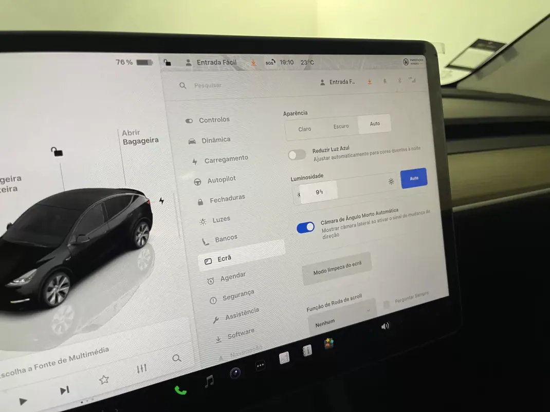 Tesla Model Y 2024 - 38500 EUR, 68000 km - AUTO.MOTO.pt - 68000km - foto 33 de 43