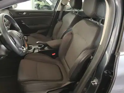 Renault Mégane 2019 - 13490 EUR, 113000 km - AUTO.MOTO.pt - 113000km - foto 6 de 14