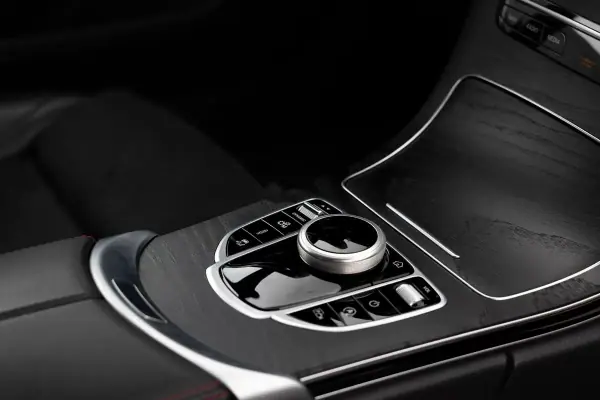 Mercedes-Benz C 43 AMG 2019 - 50990 EUR, 95000 km - AUTO.MOTO.pt - 95000km - foto 18 de 35