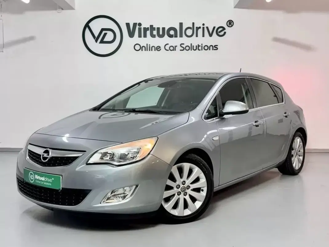 Opel Astra 2012 - 6250 EUR, 154000 km - AUTO.MOTO.pt - 154000km - foto 12 de 52