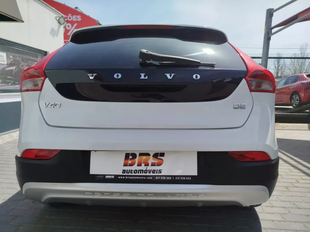 Volvo V40 Cross Country 2014 - 13950 EUR, 143620 km - AUTO.MOTO.pt - 143620km - foto 3 de 19