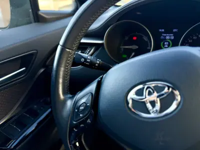 Toyota C-HR 2019 - 23950 EUR, 90000 km - AUTO.MOTO.pt - 90000km - foto 18 de 24