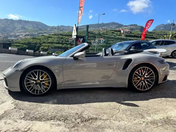 Porsche 992 2021 - 315000 EUR, 14800 km - AUTO.MOTO.pt - 14800km - foto 6 de 17