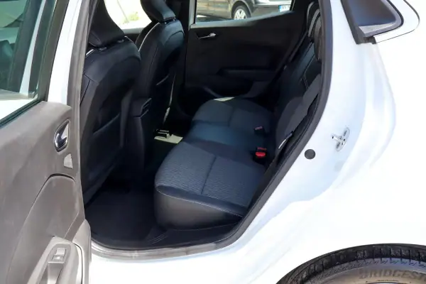 Renault Clio 2022 - 13500 EUR, 98688 km - AUTO.MOTO.pt - 98688km - foto 17 de 32