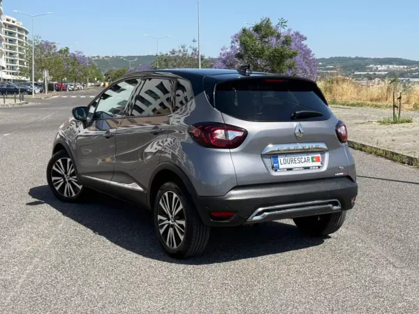 Renault Captur 2017 - 13995 EUR, 95250 km - AUTO.MOTO.pt - 95250km - foto 3 de 48