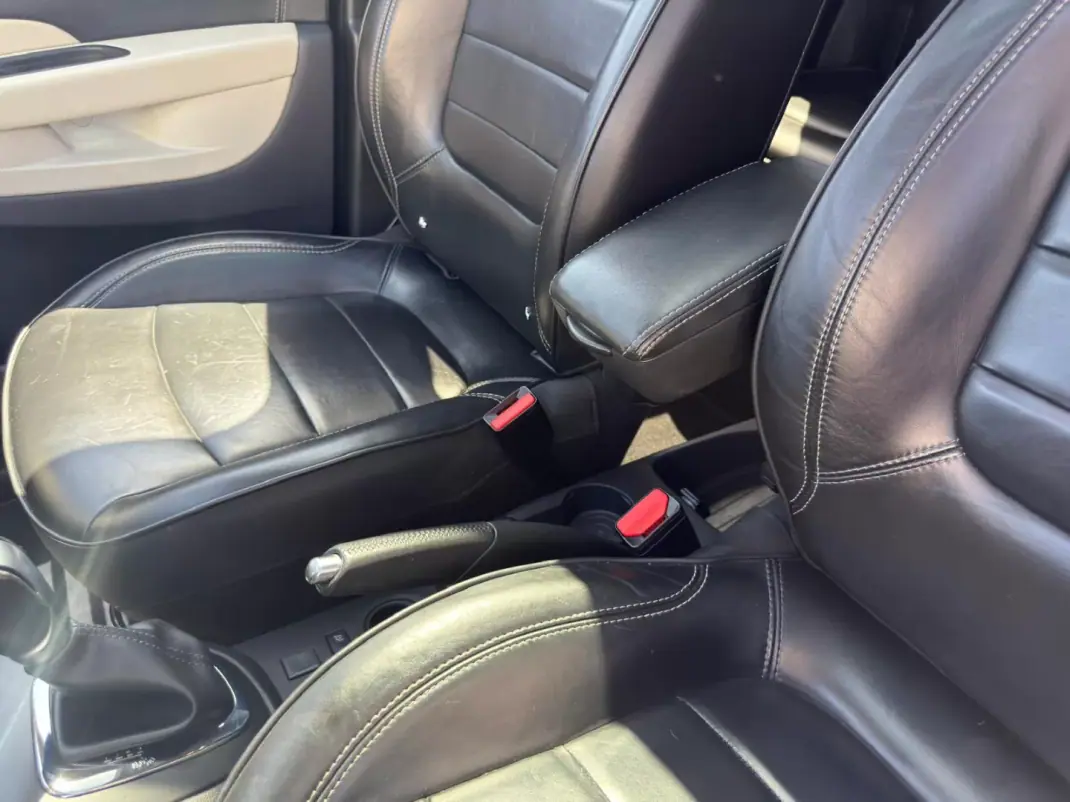 Renault Captur 2017 - 14750 EUR, 95250 km - AUTO.MOTO.pt - 95250km - foto 46 de 48