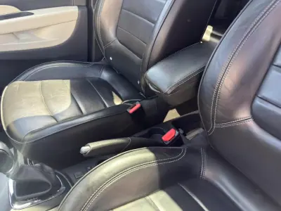 Renault Captur 2017 - 14750 EUR, 95250 km - AUTO.MOTO.pt - 95250km - foto 46 de 48