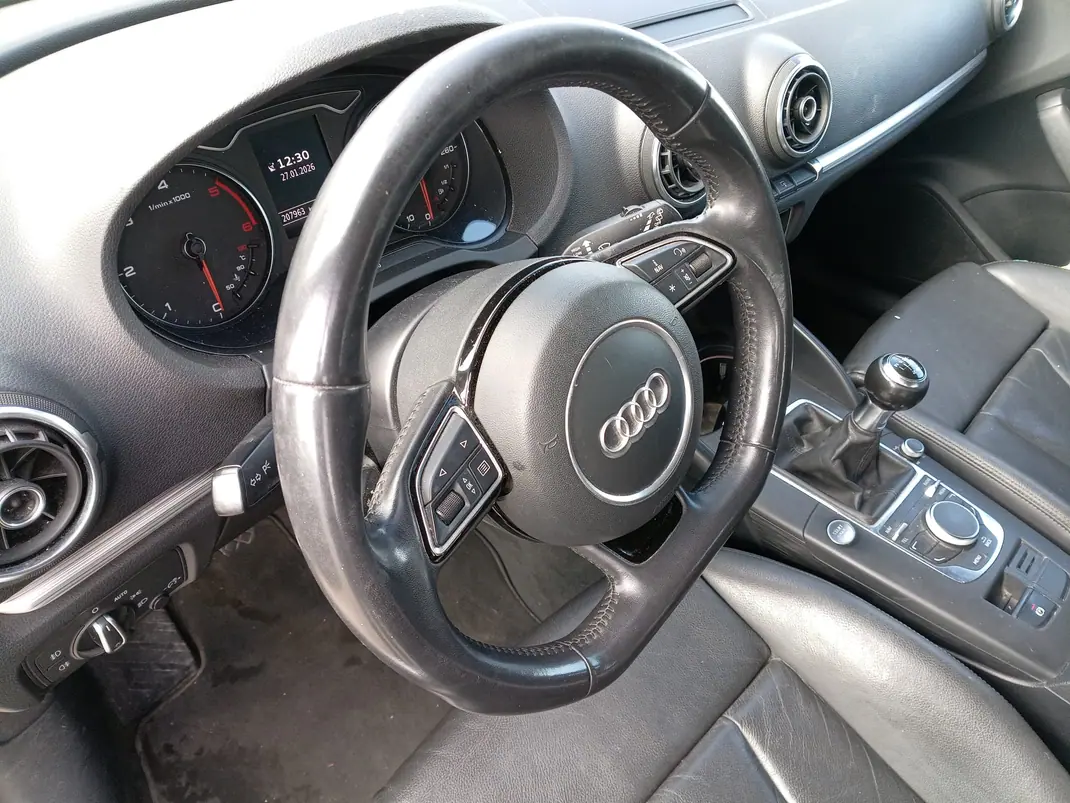 Audi A3 Sportback 2014 - 9900 EUR, 209000 km - AUTO.MOTO.pt - 209000km - foto 8 de 11
