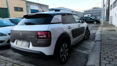 Citroën C4 Cactus 2014 - 11800 EUR, 141000 km - AUTO.MOTO.pt - 141000km - foto 8 de 18