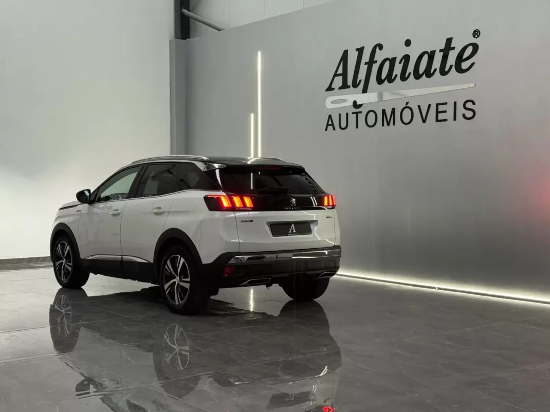 Peugeot 3008 2019 - 18990 EUR, 67000 km - AUTO.MOTO.pt - 67000km - foto 7 de 22