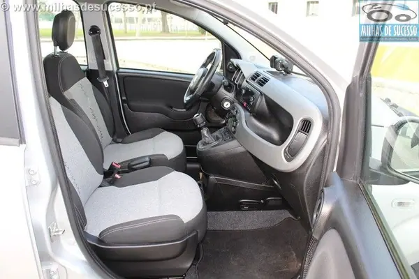 Fiat Panda 2017 - 7950 EUR, 92000 km - AUTO.MOTO.pt - 92000km - foto 16 de 28