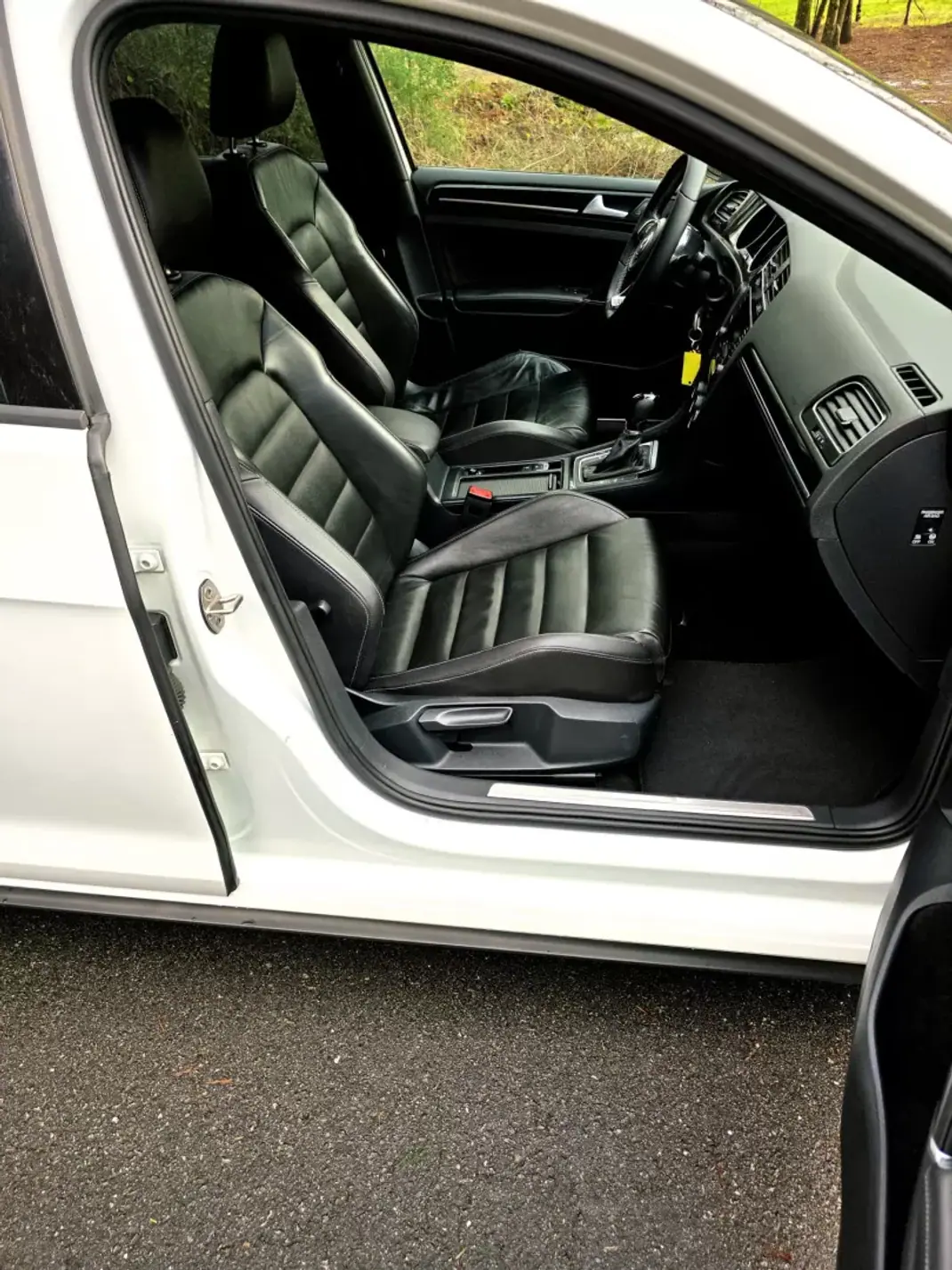 Volkswagen Golf 2015 - 18990 EUR, 167000 km - AUTO.MOTO.pt - 167000km - foto 28 de 30