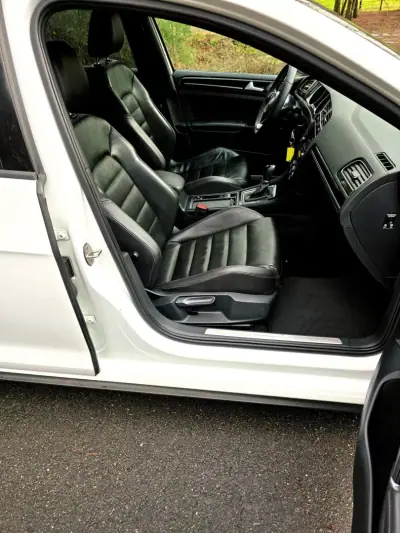 Volkswagen Golf 2015 - 18990 EUR, 167000 km - AUTO.MOTO.pt - 167000km - foto 28 de 30