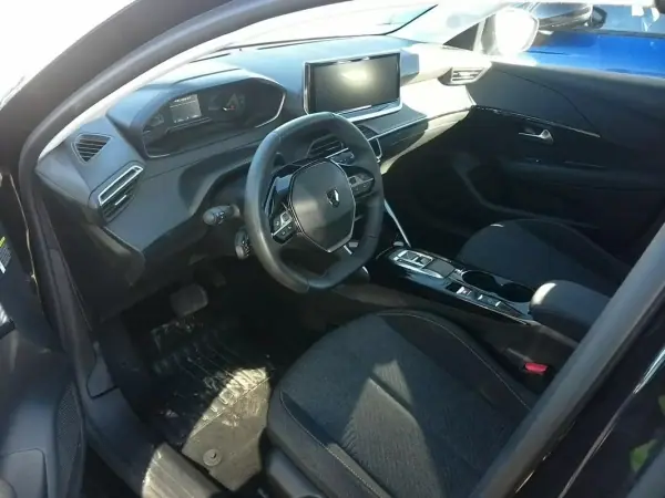 Peugeot e-208 2025 - 24750 EUR, 11890 km - AUTO.MOTO.pt - 11890km - foto 3 de 3
