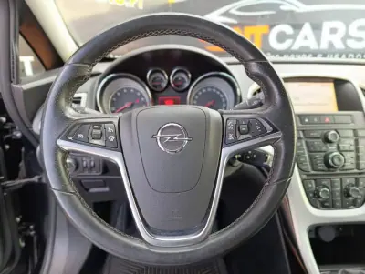Opel Astra GTC 2012 - 11900 EUR, 95263 km - AUTO.MOTO.pt - 95263km - foto 7 de 22