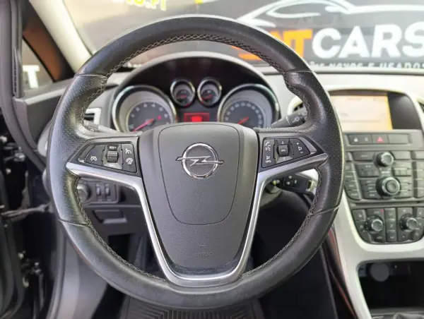Opel Astra GTC 2012 - 11900 EUR, 95263 km - AUTO.MOTO.pt - 95263km - foto 7 de 22