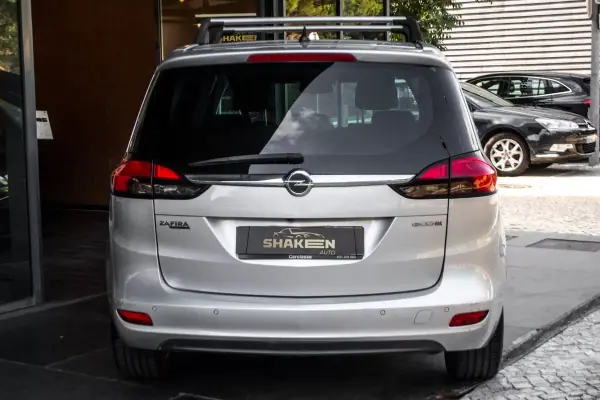 Opel Zafira 2015 - 10750 EUR, 132405 km - AUTO.MOTO.pt - 132405km - foto 6 de 32