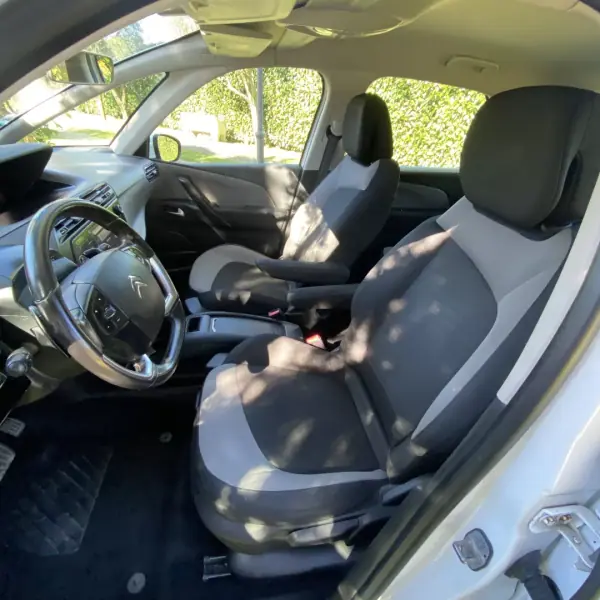 Citroën C4 Picasso 2016 - 13990 EUR, 168400 km - AUTO.MOTO.pt - 168400km - foto 25 de 28