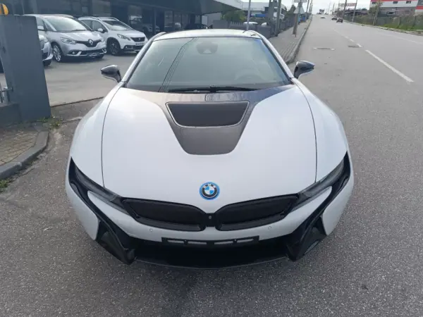 BMW i8 2016 - 71000 EUR, 140000 km - AUTO.MOTO.pt - 140000km - foto 15 de 25