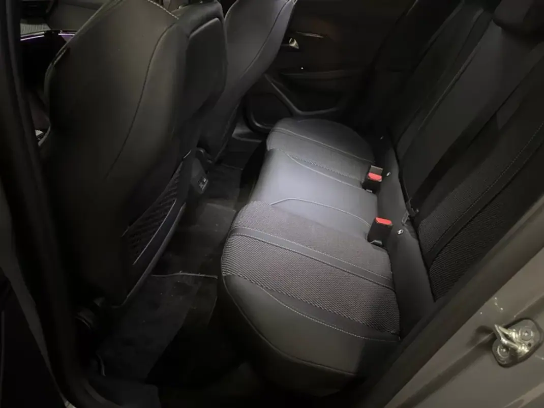 Peugeot 208 2025 - 23990 EUR, 32892 km - AUTO.MOTO.pt - 32892km - foto 12 de 20