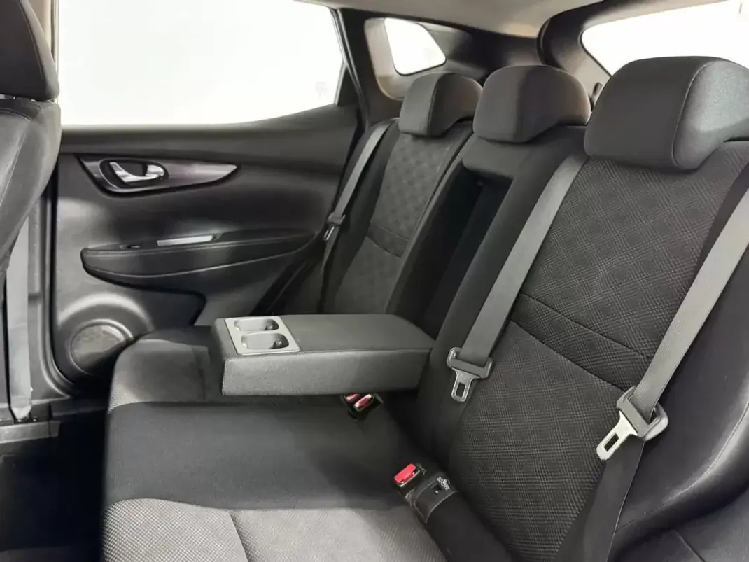 Nissan Qashqai 2015 - 13750 EUR, 96000 km - 96000km - foto 36 de 45
