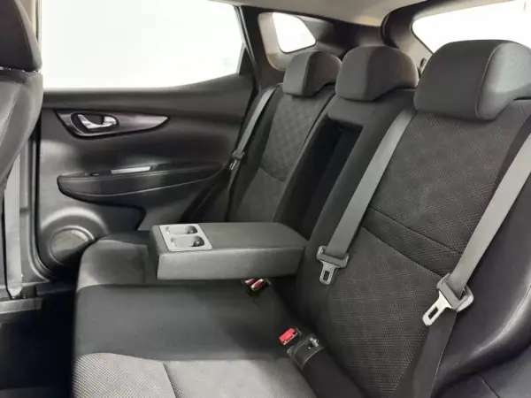 Nissan Qashqai 2015 - 13750 EUR, 96000 km - AUTO.MOTO.pt - 96000km - foto 36 de 45