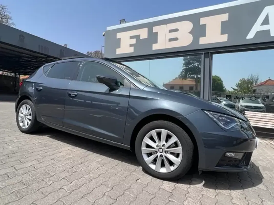 SEAT Leon 2020 - 16900 EUR, 89780 km - AUTO.MOTO.pt - 89780km - foto 6 de 12