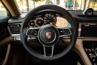 Porsche Panamera 2020 - 79990 EUR, 128249 km - 128249km - foto 12 de 48