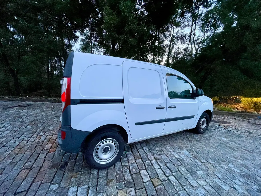 Renault Kangoo 2017 - 8500 EUR, 217000 km - AUTO.MOTO.pt - 217000km - foto 10 de 11