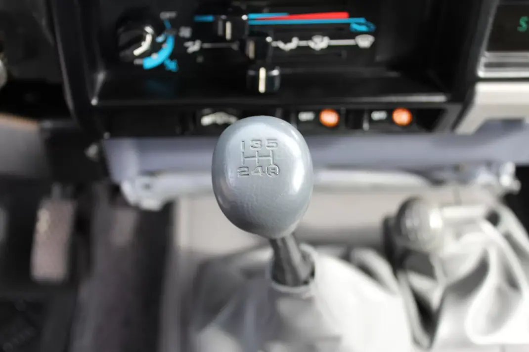 Toyota Land Cruiser 1994 - 38000 EUR, 318000 km - AUTO.MOTO.pt - 318000km - foto 33 de 46