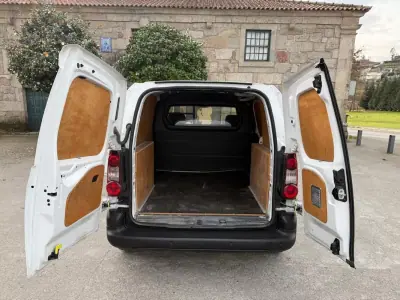 Citroën Berlingo 1.6 BlueHdi 100 2018 - 11990 EUR, 41500 km - AUTO.MOTO.pt - 41500km - foto 12 de 24