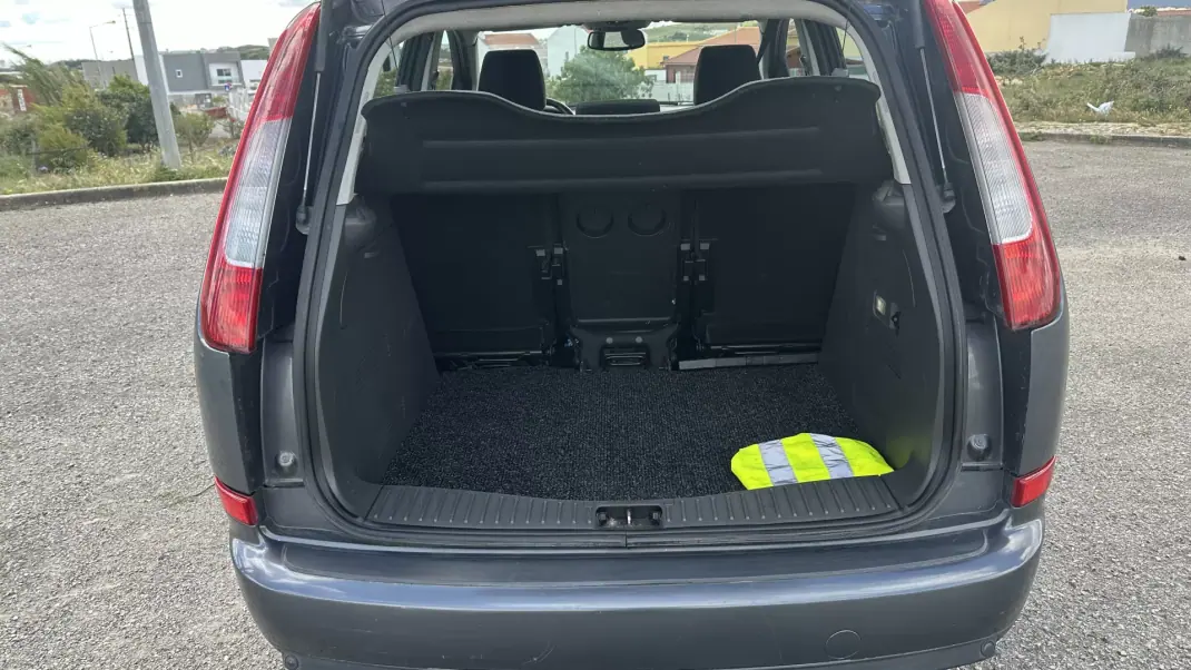 Ford C-Max 2004 - 2750 EUR, 280000 km - AUTO.MOTO.pt - 280000km - foto 16 de 21