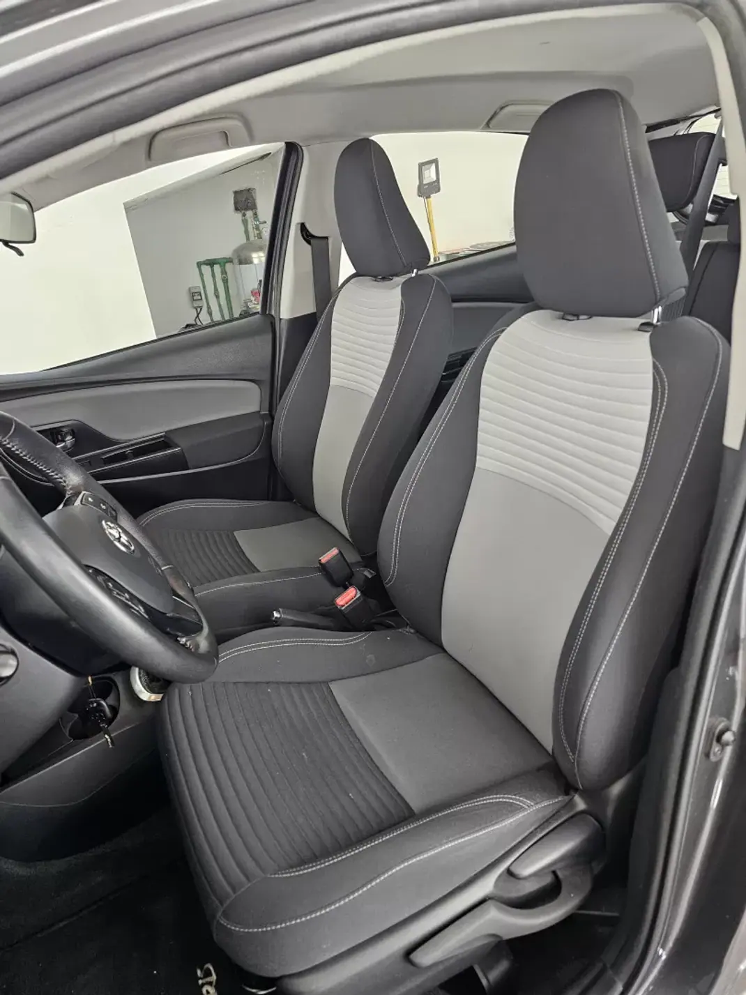 Toyota Yaris 2019 - 13650 EUR, 135421 km - AUTO.MOTO.pt - 135421km - foto 26 de 37