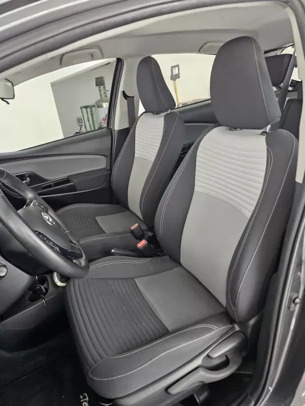 Toyota Yaris 2019 - 13650 EUR, 135421 km - AUTO.MOTO.pt - 135421km - foto 26 de 37