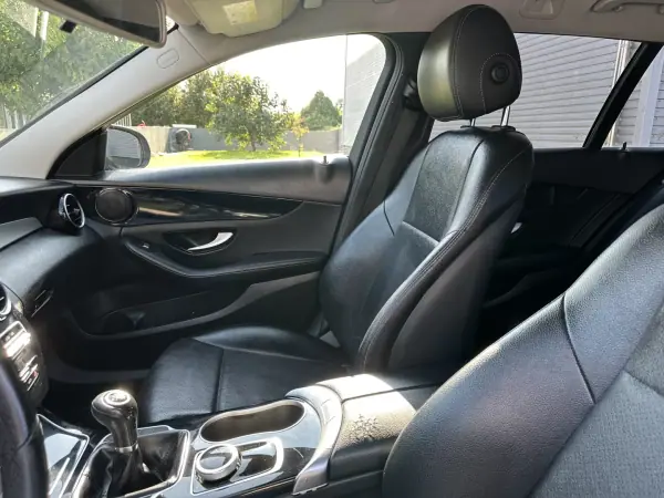 Mercedes-Benz C 180 2017 - 15900 EUR, 249000 km - AUTO.MOTO.pt - 249000km - foto 37 de 58