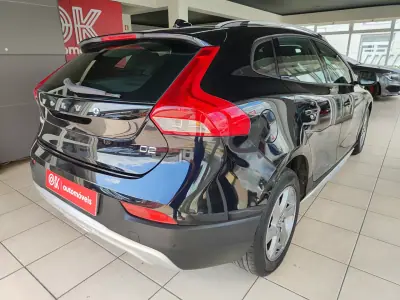 Volvo V40 Cross Country 2014 - 8150 EUR, 211000 km - AUTO.MOTO.pt - 211000km - foto 11 de 35