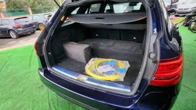Mercedes-Benz C 300e 2021 - 21500 EUR, 165000 km - AUTO.MOTO.pt - 165000km - foto 36 de 41