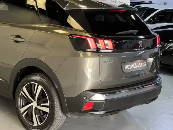 Peugeot 3008 2019 - 12990 EUR, 115000 km - AUTO.MOTO.pt - 115000km - foto 37 de 43