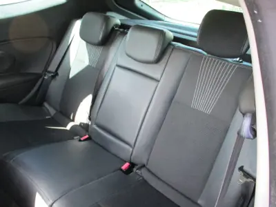 Renault Mégane Coupe 2010 - 6500 EUR, 219000 km - AUTO.MOTO.pt - 219000km - foto 10 de 11