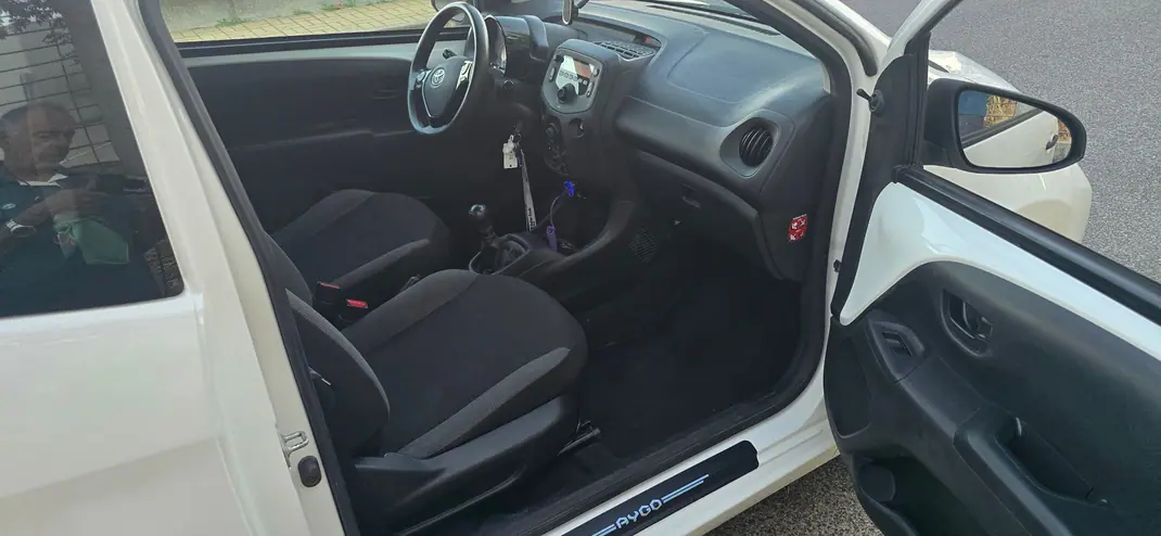Toyota Aygo 2017 - 8750 EUR, 124500 km - 124500km - foto 10 de 13